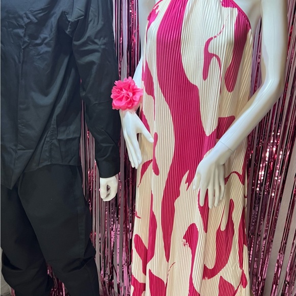 Graphic Print Tie Backless Halter Dress *NEW* - Picture 2 of 6